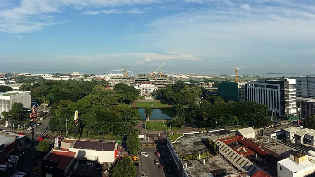 Skymagz 812 At Cityscape Residences Bacolod Bagian luar foto